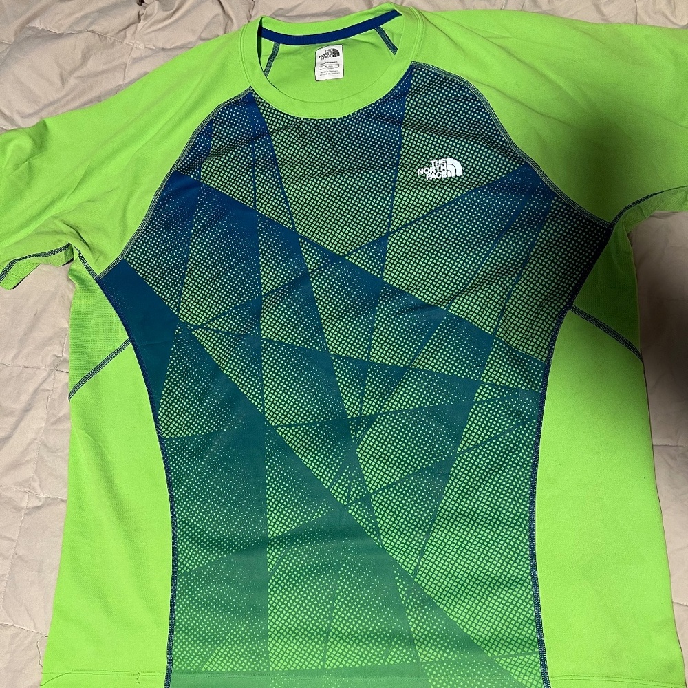 Lightweight North Face Activewear T Shirt